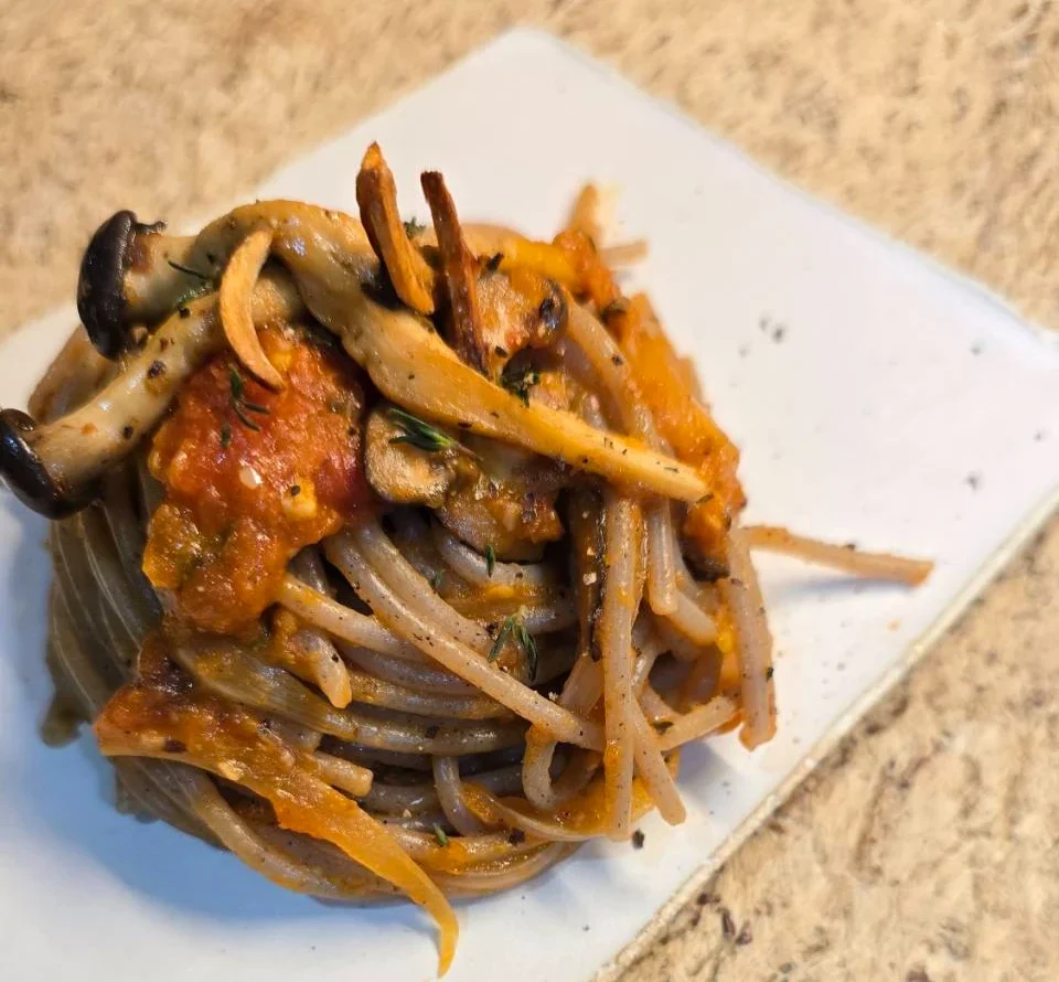 從番茄醬開始做的義大利麵